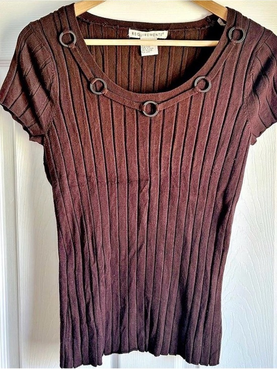Requirements Tops - Y2K Brown Ribbed Fitted Shirt with Grommet Detail